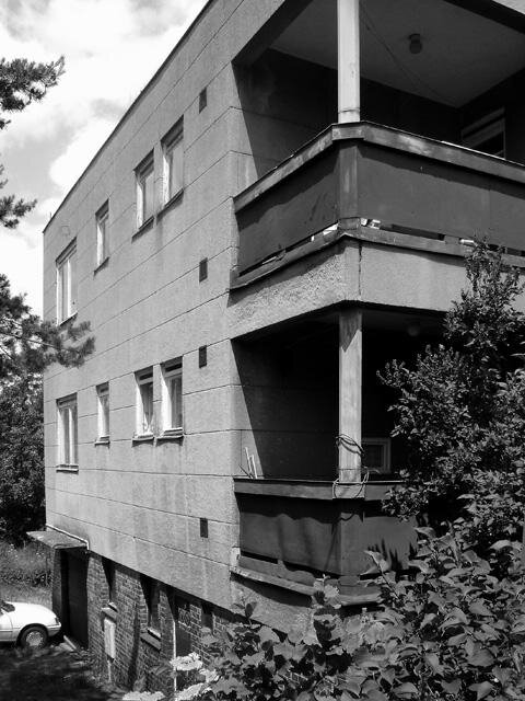 Detail fasádního pláště odstraněné montované vily na Babě z roku 1947 od Jiřího Štursy