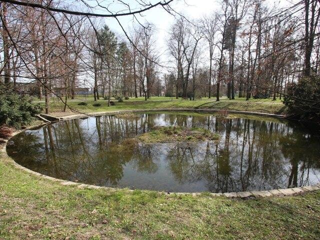 Čestné uznání za rekonstrukci bylo uděleno za opavská jezírka v městských sadech v Opavě.