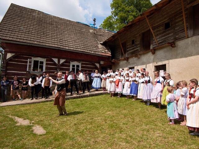 V Beranově hostinci v osadě Trávníček proběhne bohatý doprovodný program.