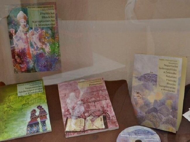 V rámci projektu byl vydán také ilustrovaný tištěný soubor tří publikací Pověsti z míst tajemných i kouzelných s jednotným grafickým řešením a společným přebalem.
