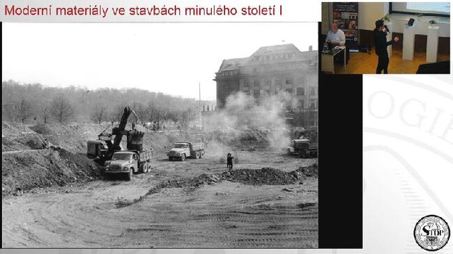 Snímek parcely před stavbou hotelu Intercontinental