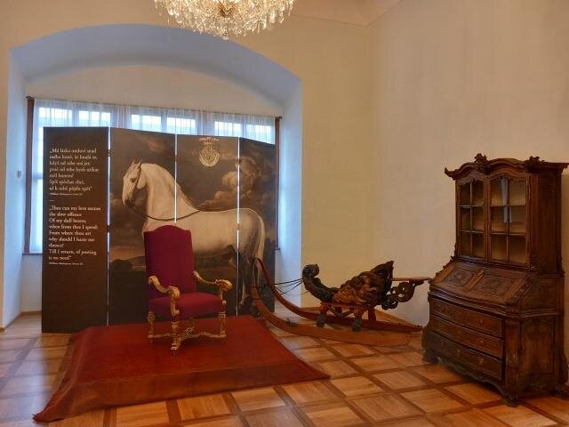 Jednou z obnovených místností je divadelní sál z roku 1767.