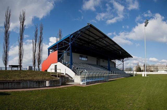 Na čtvrtém místě se umístila rekonstrukce fotbalové tribuny v Olomouci-Řepčíně.