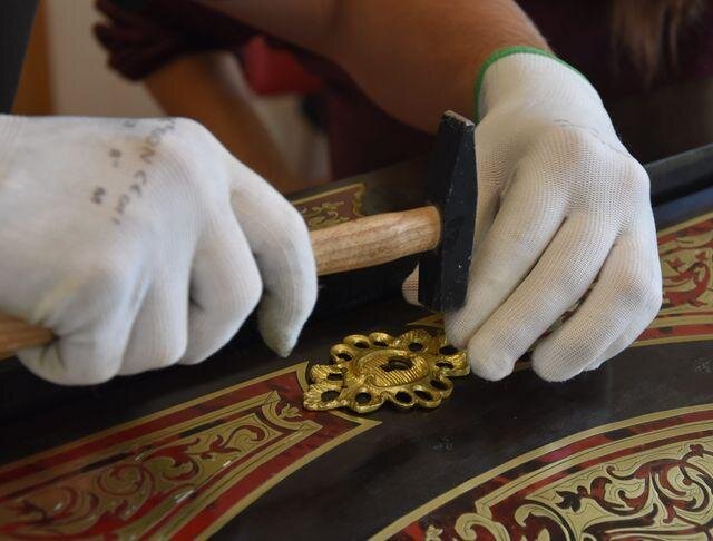 Detailní pohled na práci budoucích restaurátorů
