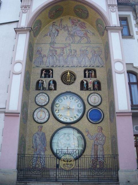 Současná podoba olomouckého orloje pochází z roku 1955.