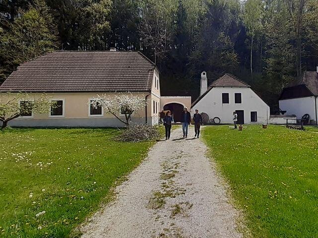 Navštívili jsme také Buškův hamr, technickou památku nedaleko města Trhové Sviny, v níž se připravuje nová expozice.