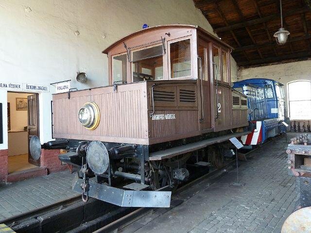 Akumulátorová lokomotiva Ringhoffer č. 2 v Jaroměři v létě 2011