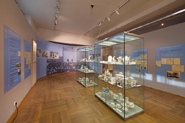 Snímek z výstavy Zapomenutá krása zapomenuté porcelánky