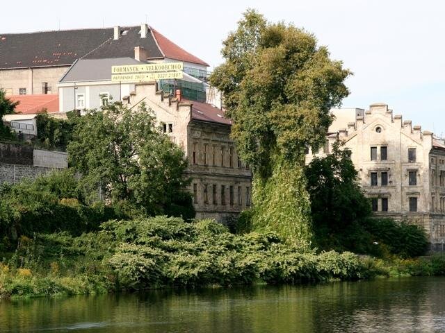 Kolínský zámek od Labe