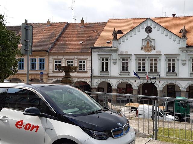Cestu do Trhových Svinů jsme mohli podniknout díky zapůjčenému vozu od společnosti E.ON. 
