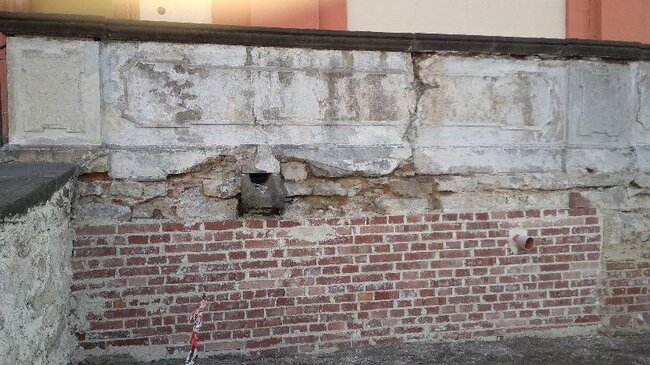 Zazdívka u zámecké zdi v Brandýse nad Labem – Staré Boleslavi