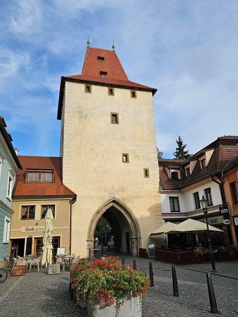 Historické stavby - LANOSTAV OBNOVA PAMÁTEK - Pražská brána, Beroun