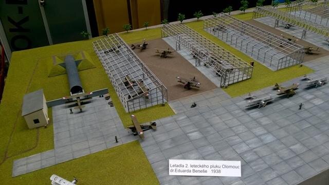 Model letiště olomouckého 2. leteckého pluku dr. Eduarda Beneše z roku 1938 připravil spolek Aviatik-cs Olomouc.