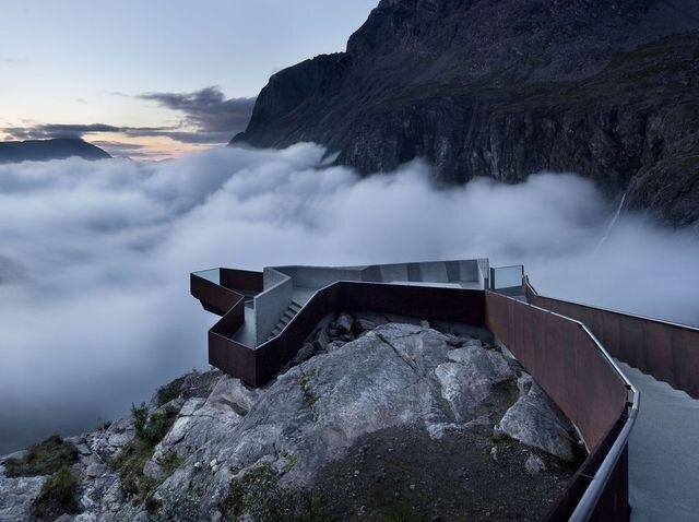 Norské turistické trasy kombinují členitou krajinu a současnou architekturu.