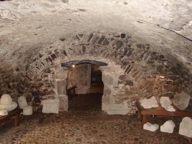 Kamenické prvky představují rovněž sondu do geologické historie tamní krajiny kolem masivu hory Kleť.