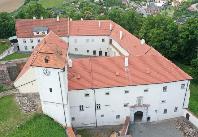 Nové střechy na Dolním zámku Kunštát