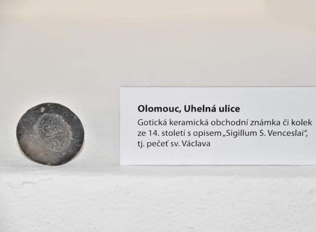 Keramická pečeť s opisem Sigillum S. Venceslai – tedy pečeť sv. Václava
