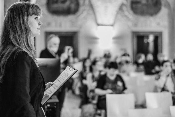 Dopolední blok přednášek moderovala Jitka Skořepová, šéfredaktorka redakce PROPAMÁTKY.