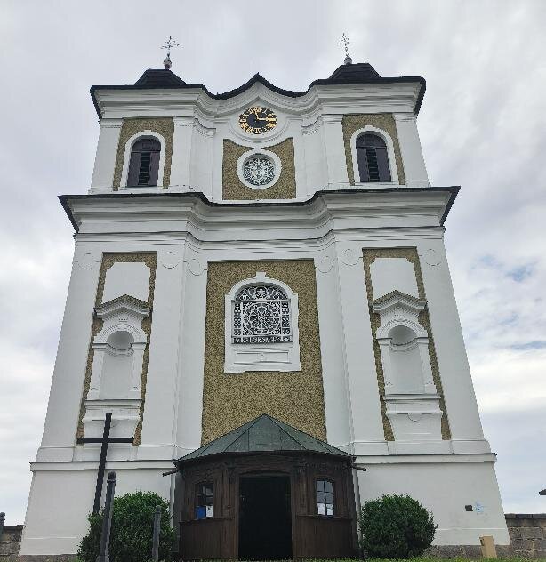 Hlavním požadavkem vyhlašovatele je srozumitelnost díla a respekt k objektu.