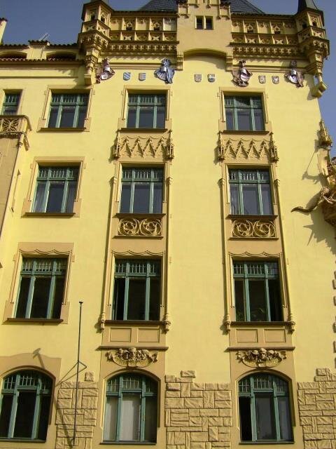 Dům se zelenými okny, Pařížská 15, Praha 1
