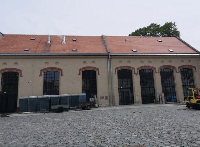 Část pivovaru s novými střechami