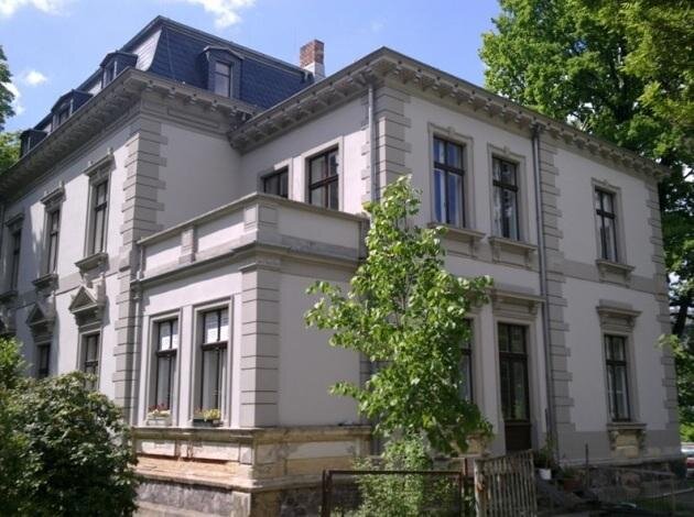 U vily továrníka ve městě Altchemnitz se vnitřní zateplení objektu provádělo ve sklepě, ve druhém podlaží a v půdní vestavbě. 