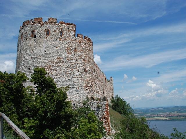 Spolek Památky Pálavy usiluje o sanaci stávajícího stavu zříceniny.