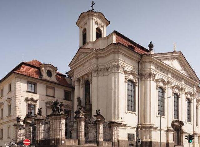 Kostel sv. Cyrila a Metoděje v Resslově ulici v Praze (poslední útočiště parašutistů, účastníků Operace Anthropoid, po atentátu na Reinharda Heydricha v květnu 1942)