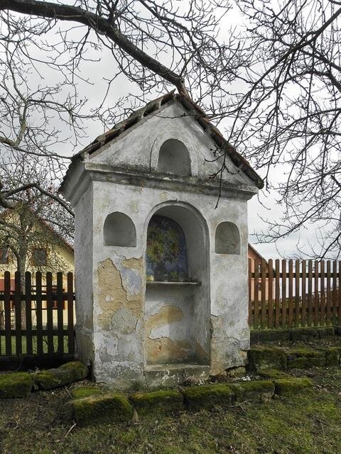 V letošním roce je v plánu obnova kapličky sv. Jana Nepomuckého v obci Korce.