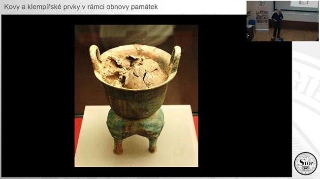 Čínská rituální nádoba z bronzu