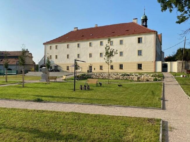 Augustiniánský klášter v Mělníku byl založen ve 13. století se souhlasem Přemysla Otakara II.