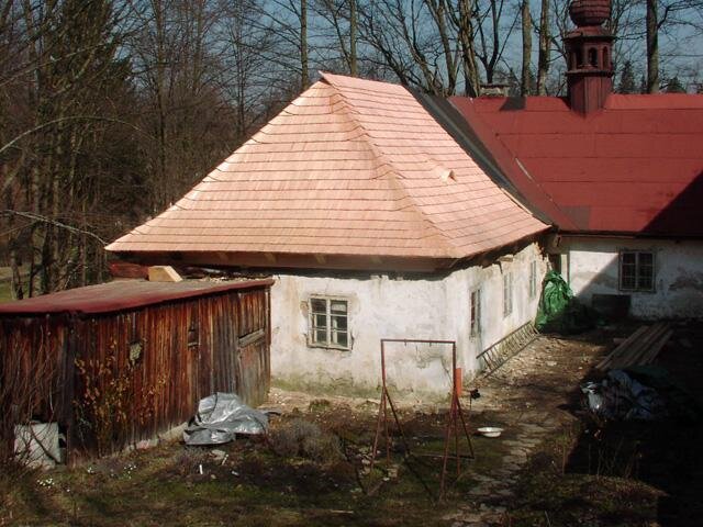 Obnovená šindelová střecha v roce 2015