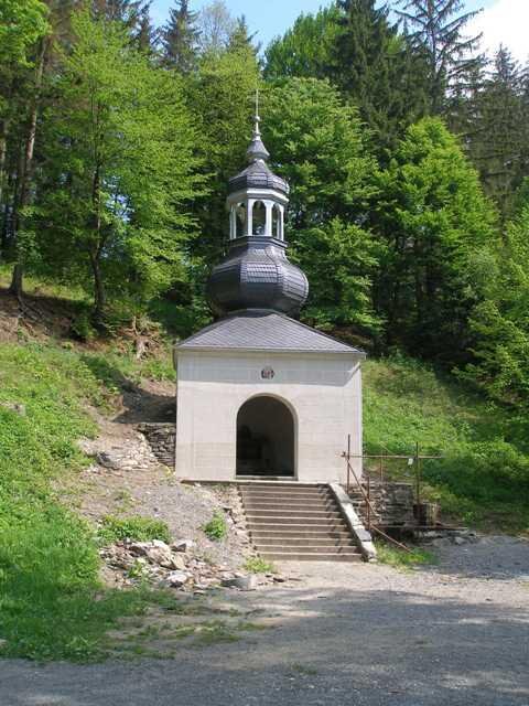 Kaple nad Královskou studánkou ve Staré Vodě (vojenský újezd Libavá); zbořena po roce 1950, obnovena v letech 2006-2007.
