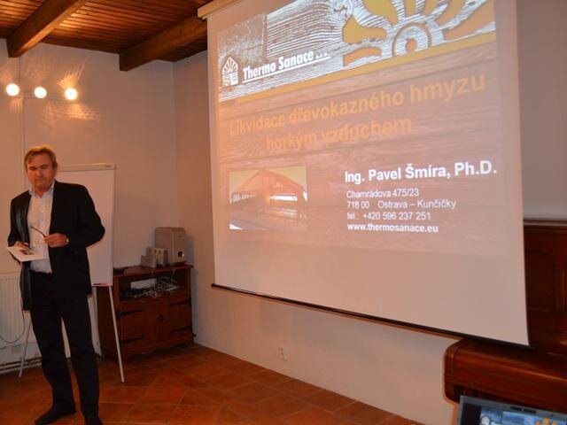 Jednatel společnosti Thermo Sanace Ing. Pavel Šmíra, Ph.D., představil na metodickém semináři ve Spišské Kapitule aplikace horkovzdušné sanace z pohledu teorie i realizovaných projektů.