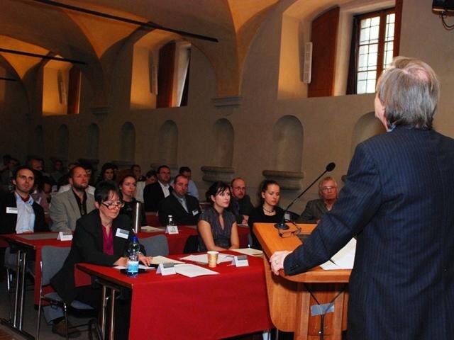 Obnova a využívání venkovských far bylo téma druhé konference v roce 2009. Setkání se uskutečnilo v přednáškovém sále Ministerstva kultury.