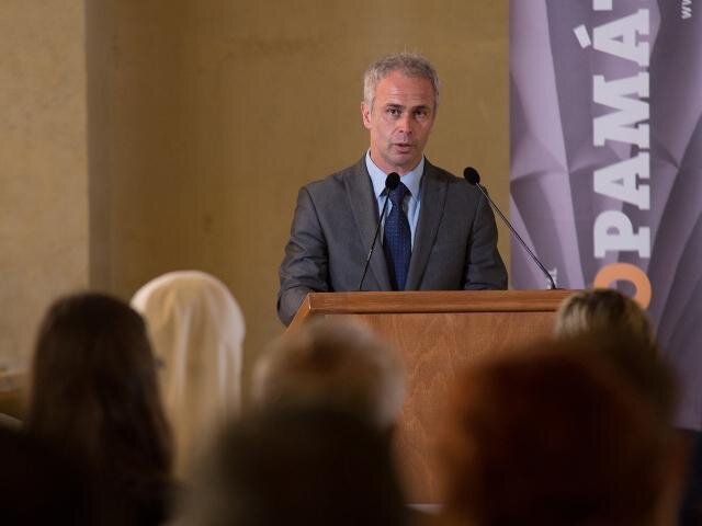Účastníky konference pozdravil také náměstek ministra kultury Vlastislav Ouroda.