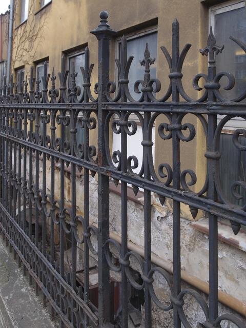Detail plotového tělesa ve Vršovické ulici