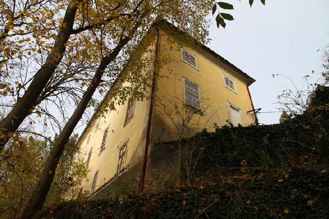Autenticita hlavní zámecké budovy představuje podstatu památky.
