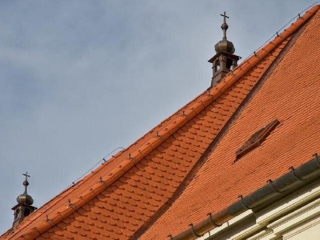 Kostel – detail nároží a úžlabí