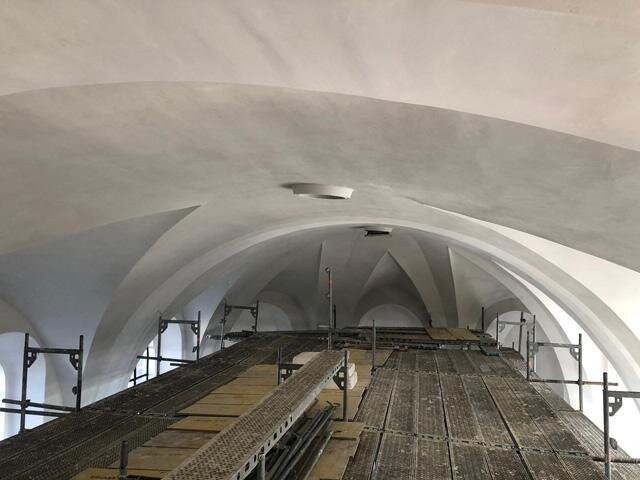 Konstrukce umožňující opravu stropů
