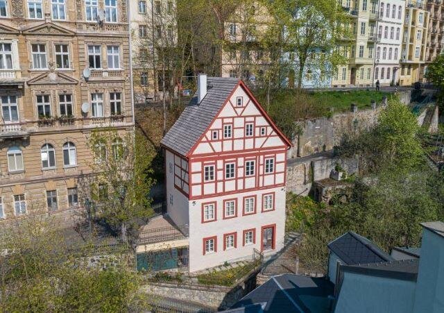 Karlovy Vary - dům Zlatý Jelen