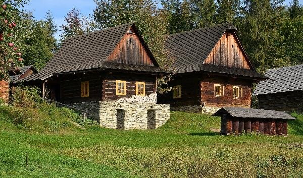 Usedlosti z Nového Hrozenkova ve Valašském muzeu v přírodě