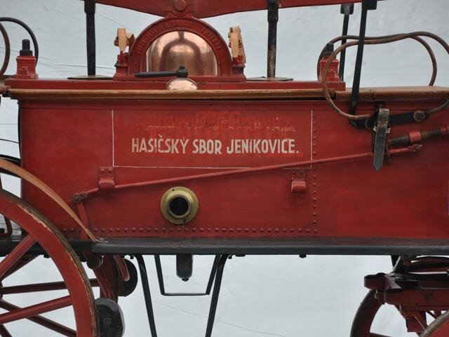 Detail jeníkovické stříkačky po restaurování