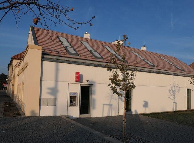 Citlivá dostavba, která uzavřela celý dvůr, má od společnosti Tondach krytinu Figaro 11 v režném provedení.