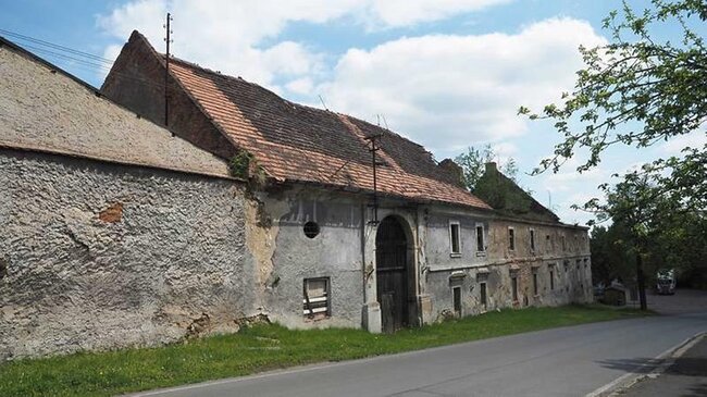 Areál z ulice