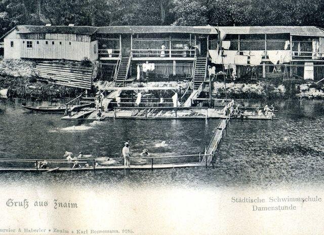 Pohled na starou levobřežní městskou plovárnu, kolem roku 1900