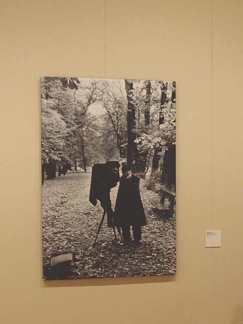 Josef Sudek se svým fotopřístrojem v roce 1958