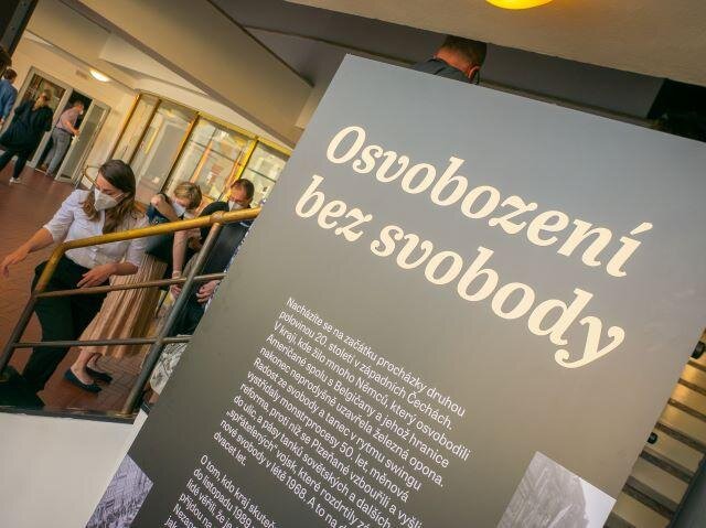Výstava Osvobození bez svobody zve k návštěvě do Návštěvnického centra Plzeňského prazdroje.