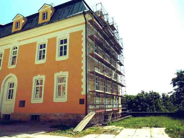 Opravuje se také fasáda zámku Bílovec. Rekonstrukce vyjde na 860 tisíc korun.