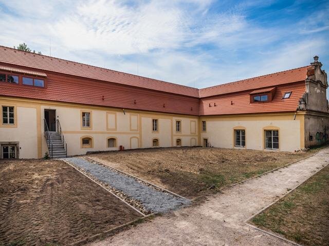 Dvorní strana po rekonstrukci
